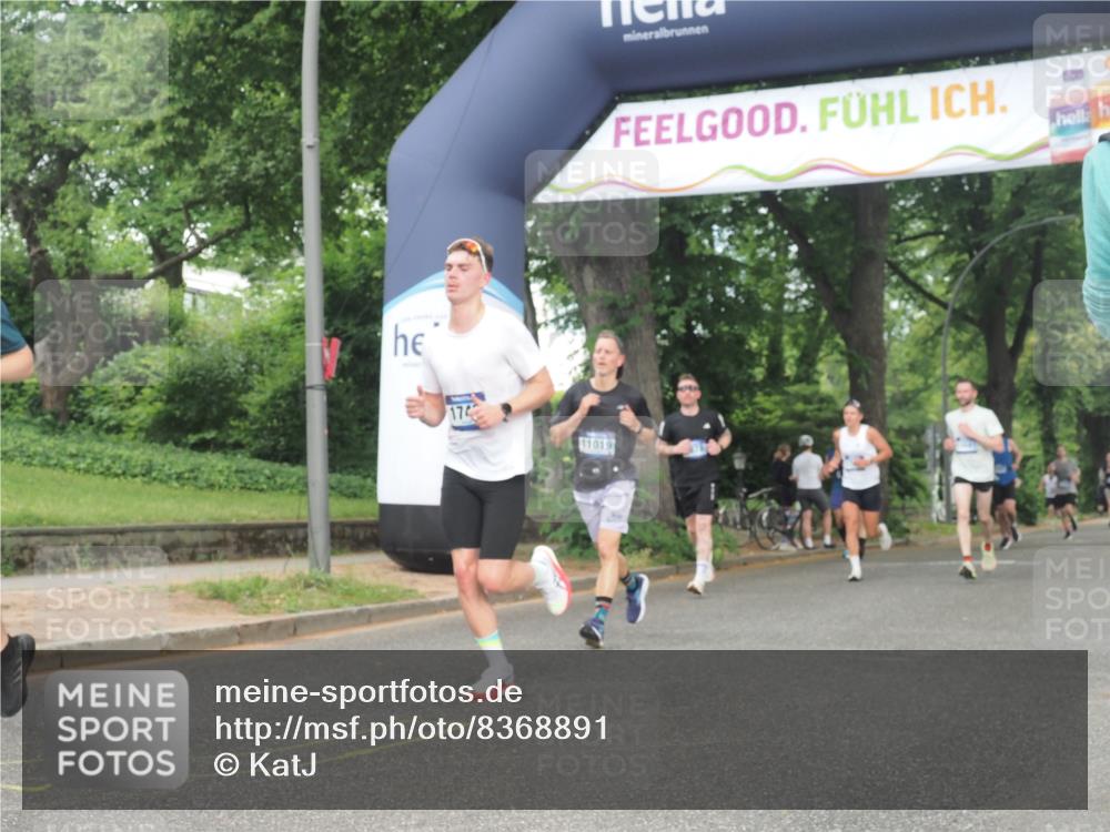 29.06.2025 - hella hamburg halbmarathon KatJ http://msf.ph/oto/8368891 29.06.2025 10:23:21 Zwischen KM18-KM19 1743, 5550, 7628 meine-sportfotos.de