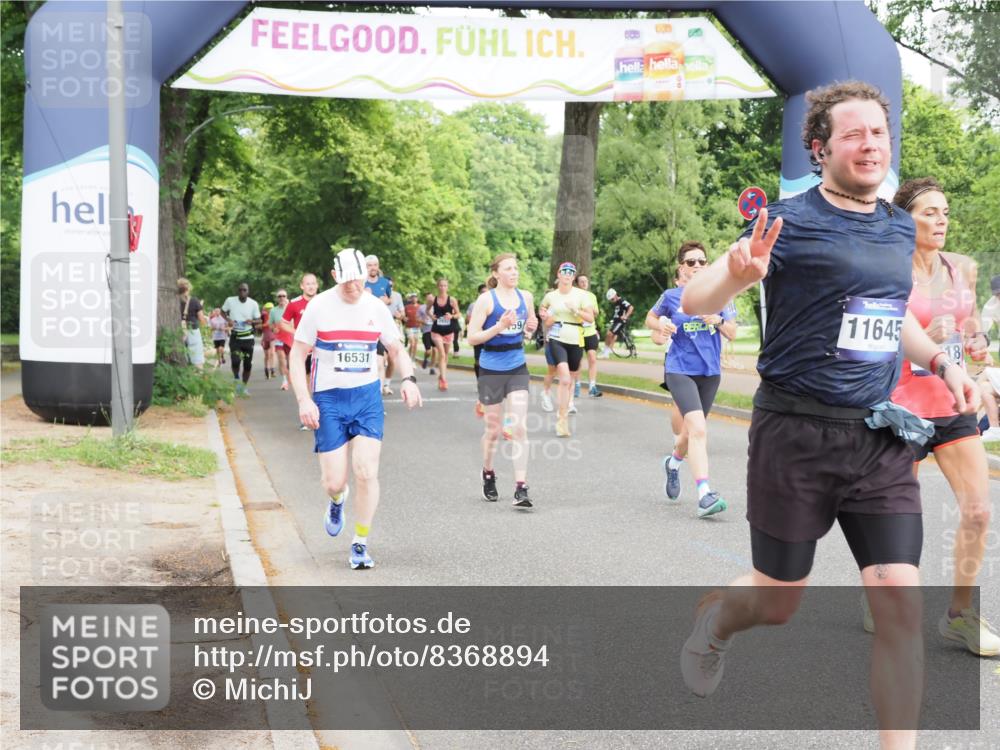 29.06.2025 - hella hamburg halbmarathon MichiJ http://msf.ph/oto/8368894 29.06.2025 10:44:20 Zwischen KM18-KM19 1200, 3859, 4426, 5015, 5134, 5457, 5458, 5728, 7159, 11645, 12773, 15110, 15584, 16418, 16531, 16909, 17848, 18966 meine-sportfotos.de