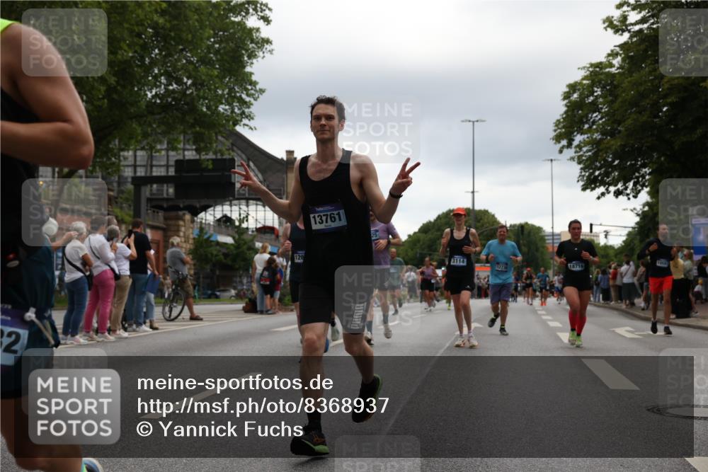 29.06.2025 - hella hamburg halbmarathon Yannick Fuchs http://msf.ph/oto/8368937 29.06.2025 10:53:29 20KM 2348, 2780, 3114, 3279, 3425, 4238, 4796, 4986, 5885, 6087, 6220, 6438, 7031, 7223, 7287, 8030, 8326, 8807, 9985, 10488, 10587, 10896, 10943, 11018, 11114, 11757, 11935, 11938, 12206, 12261, 12564, 12736, 12779, 12862, 13583, 13706, 13761, 14567, 14732, 14902, 14928, 14965, 15232, 15284, 15785, 16227, 16530, 16754, 16910, 16915, 16980, 17176, 17304, 17503, 17630, 18467, 18485, 18716, 18855, 19015, 19160 meine-sportfotos.de