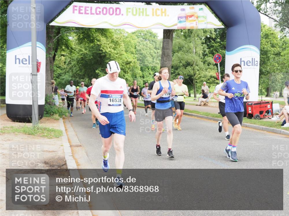 29.06.2025 - hella hamburg halbmarathon MichiJ http://msf.ph/oto/8368968 29.06.2025 10:44:21 Zwischen KM18-KM19 1200, 3859, 4426, 5015, 5134, 5391, 5457, 5728, 6892, 7159, 11645, 12773, 15110, 15220, 16418, 16531, 16909, 17405, 17848 meine-sportfotos.de