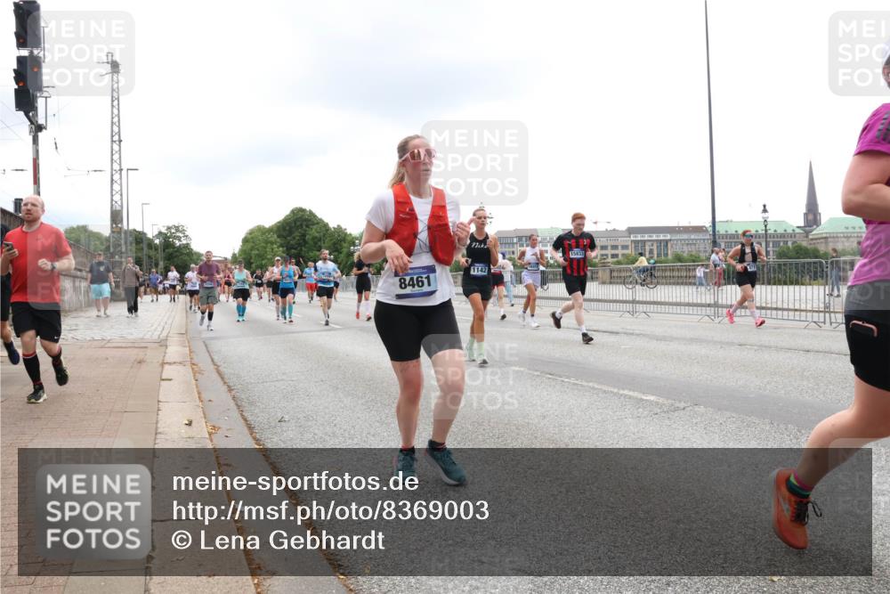 29.06.2025 - hella hamburg halbmarathon Lena Gebhardt http://msf.ph/oto/8369003 29.06.2025 10:48:44 Lombardsbrücke 8461, 1142, 15833, 1142, 1167, 1584, 2160, 2195, 2437, 2438, 2475, 2627, 2716, 2792, 2909, 3215, 3224, 3320, 3661, 5010, 5479, 5480, 5551, 5781, 6015, 6143, 6437, 6566, 7062, 7203, 7532, 7947, 7948, 8461, 8719, 8760, 8948, 9552, 9775, 9787, 10059, 10081, 10204, 10366, 10524, 10654, 10656, 11000, 11364, 11365, 13814, 13845, 15715, 16498, 16499, 16701 meine-sportfotos.de