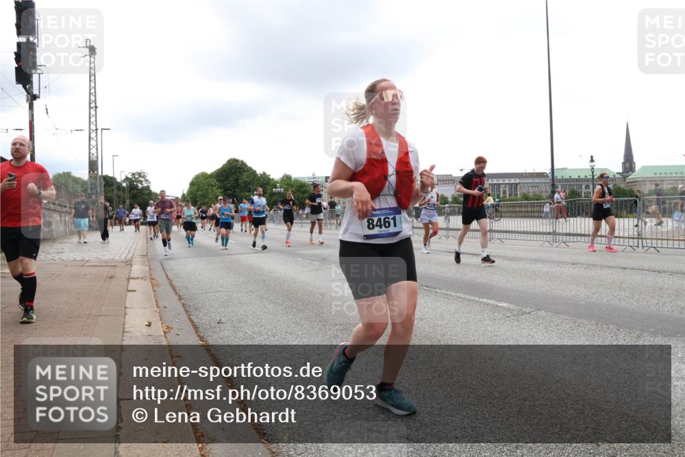 29.06.2025 - hella hamburg halbmarathon Lena Gebhardt http://msf.ph/oto/8369053 29.06.2025 10:48:45 Lombardsbrücke 8461, 1142, 1167, 1584, 2160, 2195, 2437, 2438, 2475, 2627, 2716, 2792, 2909, 3215, 3224, 3253, 3320, 3661, 5010, 5479, 5480, 5551, 5781, 6015, 6143, 6437, 6566, 7062, 7203, 7532, 7947, 7948, 8461, 8719, 8760, 8948, 9552, 9775, 9787, 10059, 10081, 10204, 10366, 10524, 10654, 10656, 11000, 11364, 11365, 13814, 13845, 15715, 16498, 16499, 16701 meine-sportfotos.de