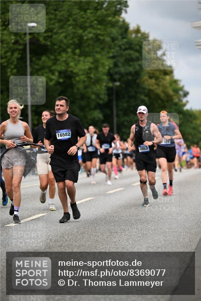 29.06.2025 - hella hamburg halbmarathon Dr. Thomas Lammeyer http://msf.ph/oto/8369077 29.06.2025 10:41:56 Kennedybrücke 1337, 1475, 1799, 1985, 2016, 2031, 2480, 2853, 4442, 4762, 5139, 5522, 5523, 6697, 6955, 7085, 7124, 7321, 7544, 7629, 8499, 8811, 8843, 8985, 9288, 9894, 10025, 10159, 10506, 10836 meine-sportfotos.de