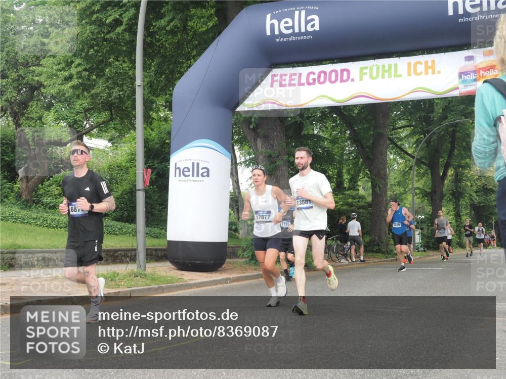 29.06.2025 - hella hamburg halbmarathon KatJ http://msf.ph/oto/8369087 29.06.2025 10:23:23 Zwischen KM18-KM19 1743, 7628 meine-sportfotos.de