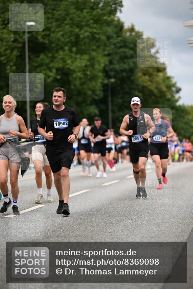 29.06.2025 - hella hamburg halbmarathon Dr. Thomas Lammeyer http://msf.ph/oto/8369098 29.06.2025 10:41:56 Kennedybrücke 1337, 1475, 1799, 1985, 2016, 2031, 2480, 2853, 4442, 4762, 5139, 5522, 5523, 6697, 6955, 7085, 7124, 7321, 7544, 7629, 8499, 8811, 8843, 8985, 9288, 9894, 10025, 10159, 10506, 10836 meine-sportfotos.de