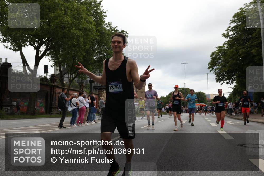 29.06.2025 - hella hamburg halbmarathon Yannick Fuchs http://msf.ph/oto/8369131 29.06.2025 10:53:30 20KM 2348, 2780, 3114, 3279, 3425, 4238, 4796, 4986, 5885, 6087, 6220, 6438, 7031, 7287, 8030, 8326, 8481, 8807, 9985, 10488, 10587, 10896, 11018, 11114, 11757, 11935, 11938, 12206, 12261, 12564, 12736, 12779, 12862, 13583, 13706, 13761, 14567, 14732, 14902, 14928, 14965, 15232, 15284, 15785, 15914, 16227, 16530, 16754, 16910, 16915, 16980, 17176, 17304, 17503, 17630, 18467, 18485, 18716, 18855, 19015, 19160 meine-sportfotos.de