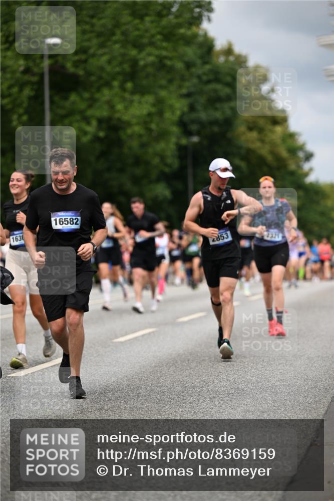 29.06.2025 - hella hamburg halbmarathon Dr. Thomas Lammeyer http://msf.ph/oto/8369159 29.06.2025 10:41:57 Kennedybrücke 1337, 1475, 1799, 1985, 2016, 2031, 2853, 4442, 4762, 5139, 5522, 5523, 6697, 6955, 7085, 7124, 7321, 7544, 7629, 8499, 8811, 8843, 8985, 9288, 9894, 10025, 10159, 10506, 10836 meine-sportfotos.de