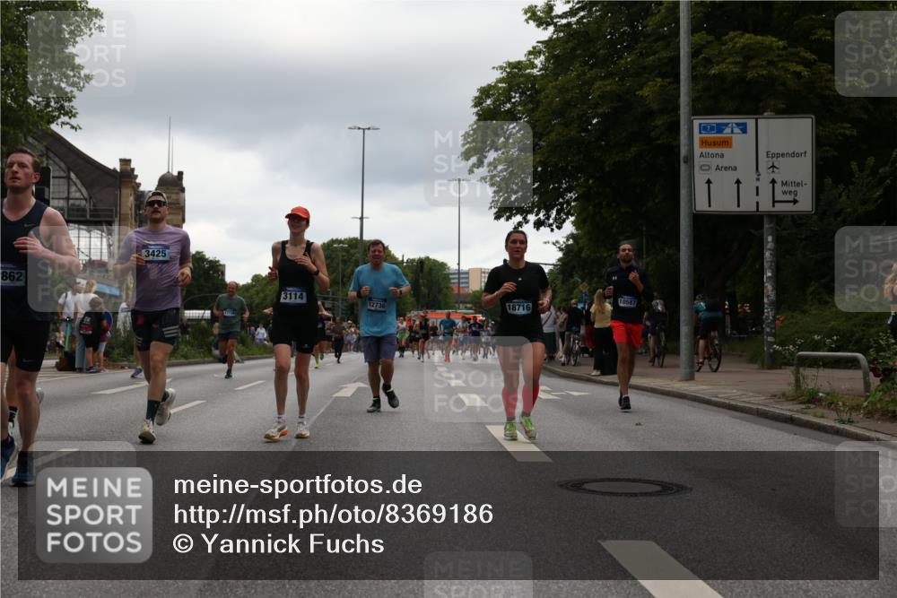 29.06.2025 - hella hamburg halbmarathon Yannick Fuchs http://msf.ph/oto/8369186 29.06.2025 10:53:30 20KM 2348, 2780, 3114, 3279, 3425, 4238, 4796, 4986, 5885, 6087, 6220, 6438, 7031, 7287, 8030, 8326, 8481, 8807, 9985, 10488, 10587, 10896, 11018, 11114, 11757, 11935, 11938, 12206, 12261, 12564, 12736, 12779, 12862, 13583, 13706, 13761, 14567, 14732, 14902, 14928, 14965, 15232, 15284, 15785, 15914, 16227, 16530, 16754, 16910, 16915, 16980, 17176, 17304, 17503, 17630, 18467, 18485, 18716, 18855, 19015, 19160 meine-sportfotos.de