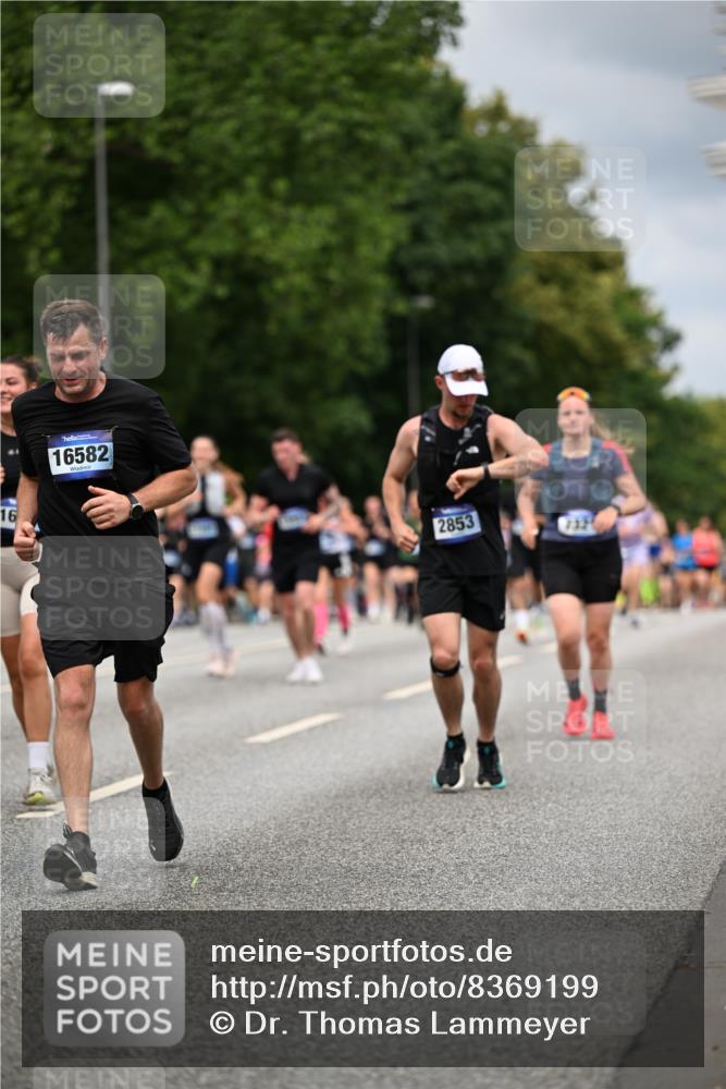 29.06.2025 - hella hamburg halbmarathon Dr. Thomas Lammeyer http://msf.ph/oto/8369199 29.06.2025 10:41:57 Kennedybrücke 1337, 1475, 1799, 1985, 2016, 2031, 2853, 4442, 4762, 5139, 5522, 5523, 6697, 6955, 7085, 7124, 7321, 7544, 7629, 8499, 8811, 8843, 8985, 9288, 9894, 10025, 10159, 10506, 10836 meine-sportfotos.de