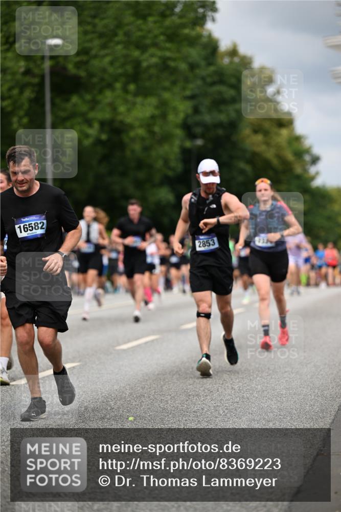 29.06.2025 - hella hamburg halbmarathon Dr. Thomas Lammeyer http://msf.ph/oto/8369223 29.06.2025 10:41:57 Kennedybrücke 1337, 1475, 1799, 1985, 2016, 2031, 2853, 4442, 4762, 5139, 5522, 5523, 6697, 6955, 7085, 7124, 7321, 7544, 7629, 8499, 8811, 8843, 8985, 9288, 9894, 10025, 10159, 10506, 10836 meine-sportfotos.de