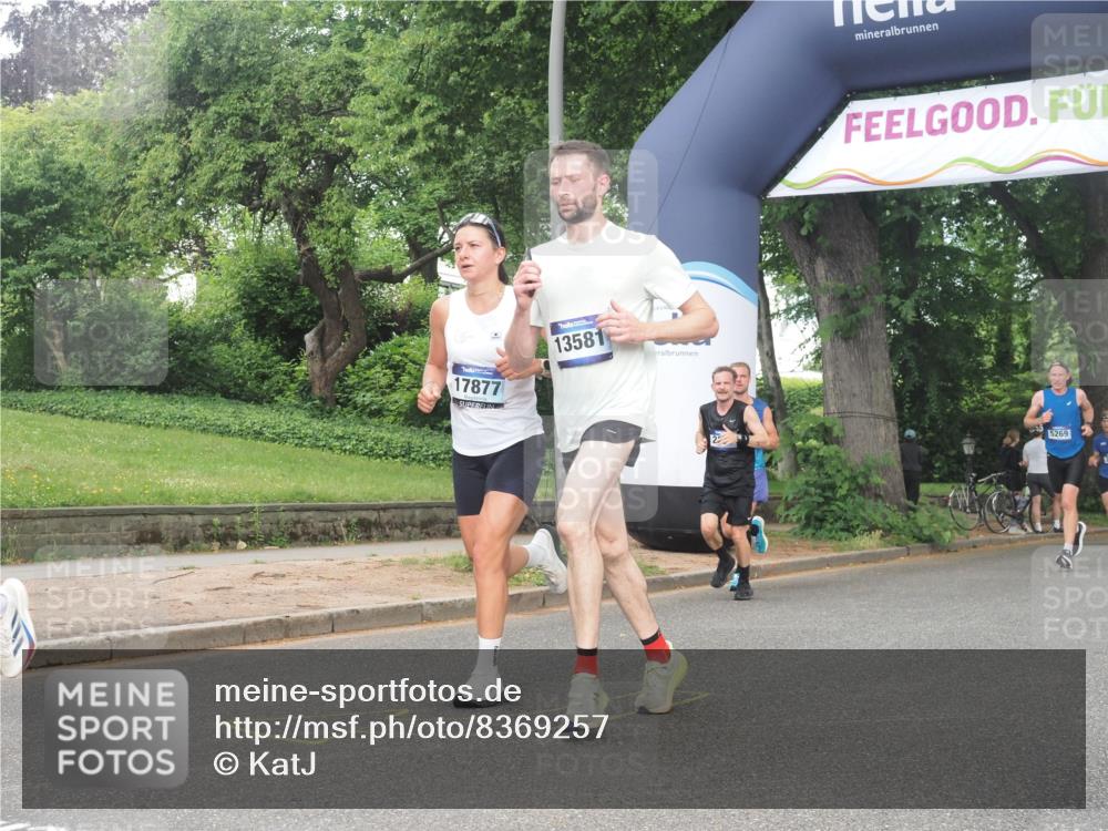 29.06.2025 - hella hamburg halbmarathon KatJ http://msf.ph/oto/8369257 29.06.2025 10:23:24 Zwischen KM18-KM19 1743, 5269, 7628 meine-sportfotos.de