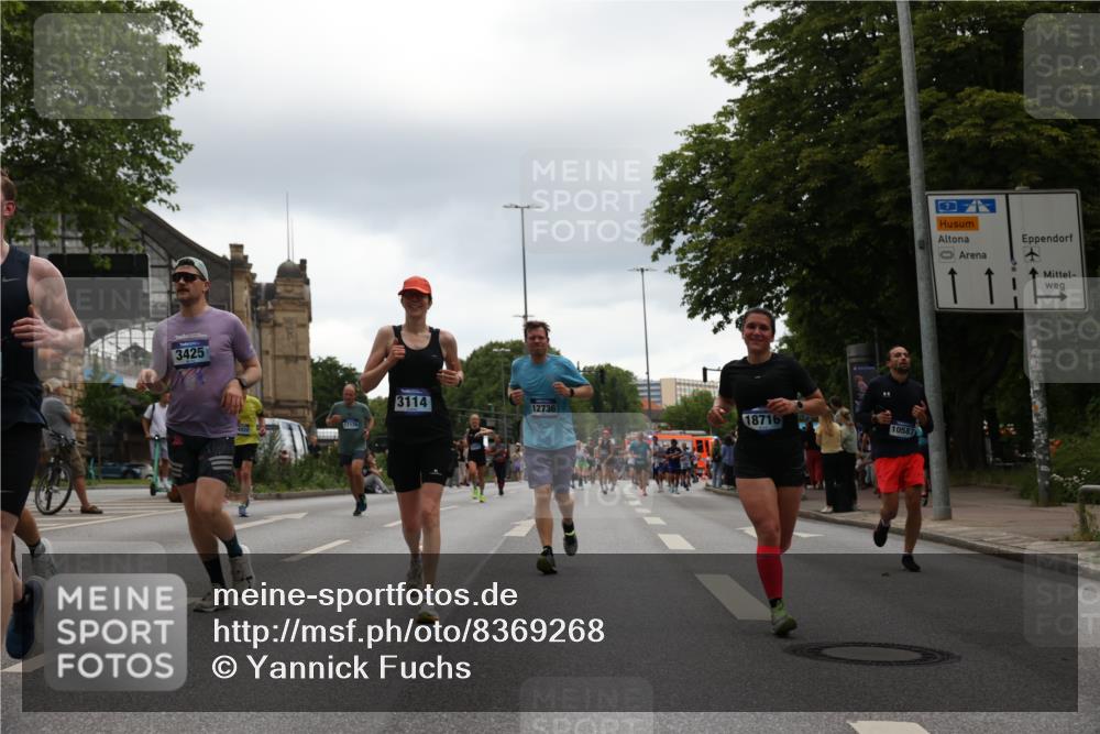 29.06.2025 - hella hamburg halbmarathon Yannick Fuchs http://msf.ph/oto/8369268 29.06.2025 10:53:31 20KM 2348, 2780, 3114, 3279, 3425, 4238, 4796, 4986, 5885, 6087, 6220, 6438, 7031, 7287, 8030, 8326, 8481, 8807, 9985, 10488, 10587, 10896, 11018, 11114, 11158, 11159, 11250, 11757, 11935, 11938, 12206, 12261, 12564, 12736, 12779, 12862, 13583, 13706, 13761, 14567, 14732, 14902, 14928, 14965, 15785, 15914, 16227, 16530, 16754, 16910, 16915, 16980, 17176, 17304, 17503, 17630, 18467, 18485, 18716, 18855, 19015, 19160 meine-sportfotos.de