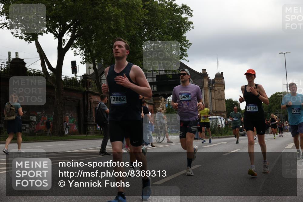 29.06.2025 - hella hamburg halbmarathon Yannick Fuchs http://msf.ph/oto/8369313 29.06.2025 10:53:31 20KM 2348, 2780, 3114, 3279, 3425, 4238, 4796, 4986, 5885, 6087, 6220, 6438, 7031, 7287, 8030, 8326, 8481, 8807, 9985, 10488, 10587, 10896, 11018, 11114, 11158, 11159, 11250, 11757, 11935, 11938, 12206, 12261, 12564, 12736, 12779, 12862, 13583, 13706, 13761, 14567, 14732, 14902, 14928, 14965, 15785, 15914, 16227, 16530, 16754, 16910, 16915, 16980, 17176, 17304, 17503, 17630, 18467, 18485, 18716, 18855, 19015, 19160 meine-sportfotos.de