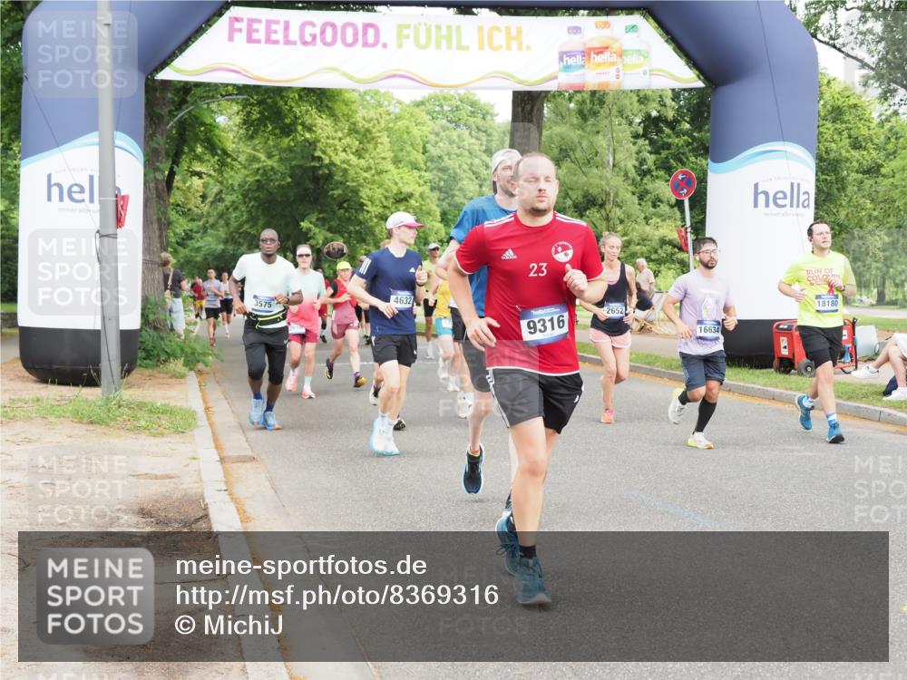29.06.2025 - hella hamburg halbmarathon MichiJ http://msf.ph/oto/8369316 29.06.2025 10:44:24 Zwischen KM18-KM19 2652, 2656, 3575, 4632, 5134, 5391, 6892, 7159, 9316, 10788, 11645, 15110, 15220, 16418, 16531, 16634, 16909, 17405, 17848, 18180 meine-sportfotos.de