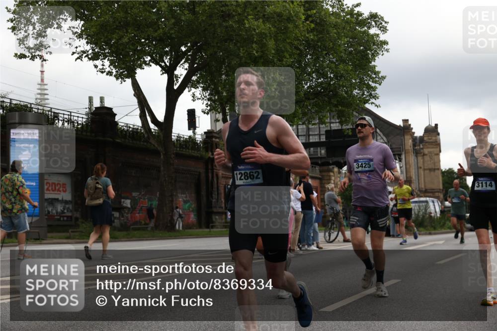 29.06.2025 - hella hamburg halbmarathon Yannick Fuchs http://msf.ph/oto/8369334 29.06.2025 10:53:31 20KM 2348, 2780, 3114, 3279, 3425, 4238, 4796, 4986, 5885, 6087, 6220, 6438, 7031, 7287, 8030, 8326, 8481, 8807, 9985, 10488, 10587, 10896, 11018, 11114, 11158, 11159, 11250, 11757, 11935, 11938, 12206, 12261, 12564, 12736, 12779, 12862, 13583, 13706, 13761, 14567, 14732, 14902, 14928, 14965, 15785, 15914, 16227, 16530, 16754, 16910, 16915, 16980, 17176, 17304, 17503, 17630, 18467, 18485, 18716, 18855, 19015, 19160 meine-sportfotos.de