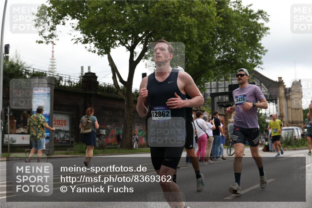 29.06.2025 - hella hamburg halbmarathon Yannick Fuchs http://msf.ph/oto/8369362 29.06.2025 10:53:31 20KM 2348, 2780, 3114, 3279, 3425, 4238, 4796, 4986, 5885, 6087, 6220, 6438, 7031, 7287, 8030, 8326, 8481, 8807, 9985, 10488, 10587, 10896, 11018, 11114, 11158, 11159, 11250, 11757, 11935, 11938, 12206, 12261, 12564, 12736, 12779, 12862, 13583, 13706, 13761, 14567, 14732, 14902, 14928, 14965, 15785, 15914, 16227, 16530, 16754, 16910, 16915, 16980, 17176, 17304, 17503, 17630, 18467, 18485, 18716, 18855, 19015, 19160 meine-sportfotos.de