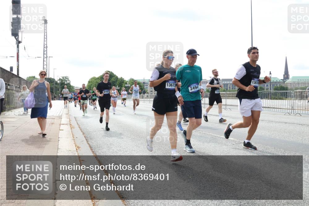 29.06.2025 - hella hamburg halbmarathon Lena Gebhardt http://msf.ph/oto/8369401 29.06.2025 10:14:45 Lombardsbrücke 8755, 13673, 2494, 13674, 1071, 1379, 1406, 1575, 1728, 2046, 2140, 2494, 2601, 2690, 2990, 3020, 3025, 3154, 3454, 3507, 3509, 3691, 3756, 3834, 3844, 4641, 5191, 5608, 5670, 5800, 5981, 6028, 6083, 6089, 6181, 6248, 6366, 6935, 7195, 7209, 7439, 7802, 7840, 8055, 8147, 8239, 8275, 8409, 8522, 8563, 8755, 8854, 8892, 9113, 9173, 9556, 9663, 9709, 9911, 10224, 10391, 10589, 10610, 10717, 10963, 11271, 12467, 13237, 14488, 16126 meine-sportfotos.de