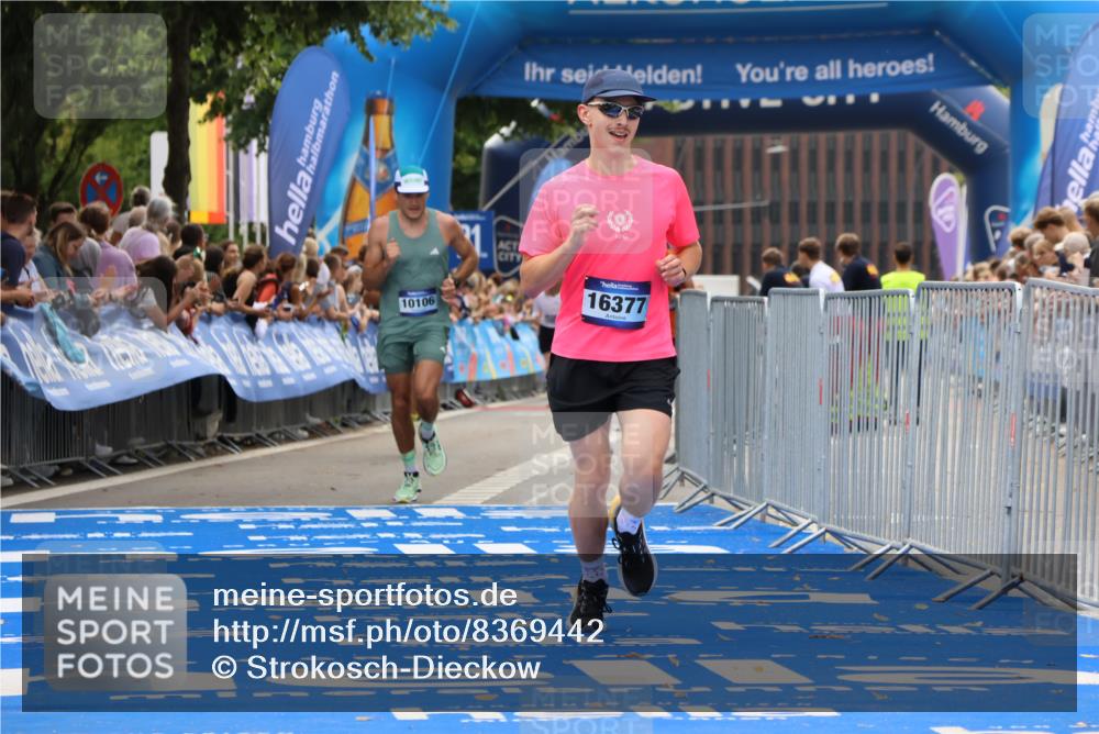 29.06.2025 - hella hamburg halbmarathon Strokosch-Dieckow http://msf.ph/oto/8369442 29.06.2025 10:27:52 Ziel 1122, 10106, 10485, 12189, 16377 meine-sportfotos.de