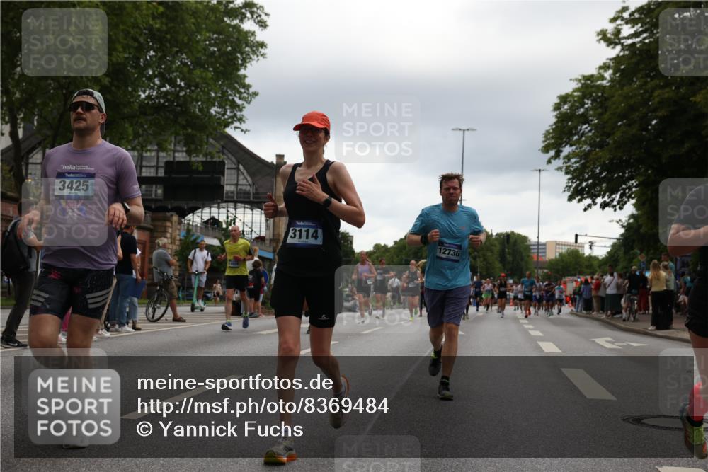 29.06.2025 - hella hamburg halbmarathon Yannick Fuchs http://msf.ph/oto/8369484 29.06.2025 10:53:32 20KM 2348, 2780, 3114, 3279, 3425, 4238, 4379, 4796, 4986, 5885, 6087, 6220, 6438, 7287, 7824, 8030, 8326, 8481, 8807, 9985, 10488, 10587, 10896, 11018, 11114, 11158, 11159, 11250, 11757, 11935, 11938, 12206, 12261, 12564, 12736, 12779, 12862, 13706, 13761, 14567, 14732, 14902, 14928, 14965, 15785, 15914, 16227, 16530, 16754, 16910, 16915, 16980, 17176, 17304, 17503, 18467, 18485, 18716, 18855, 19015, 19160 meine-sportfotos.de