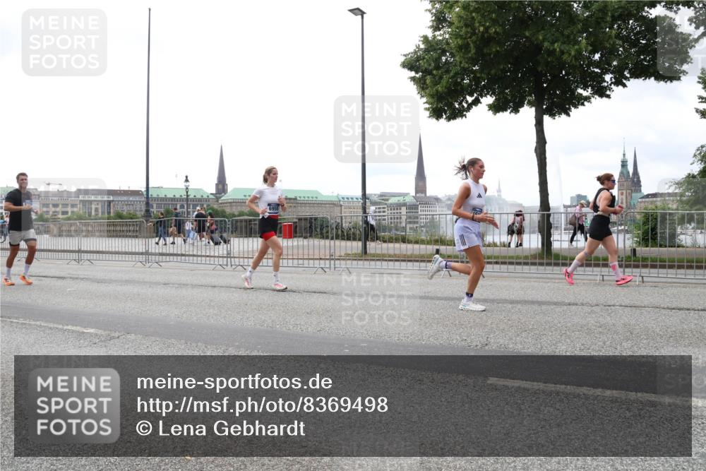 29.06.2025 - hella hamburg halbmarathon Lena Gebhardt http://msf.ph/oto/8369498 29.06.2025 10:48:48 Lombardsbrücke 1142, 1167, 1584, 2160, 2195, 2437, 2438, 2475, 2627, 2716, 2792, 2909, 3086, 3215, 3224, 3253, 3661, 5010, 5479, 5480, 5551, 6015, 6437, 6566, 7062, 7203, 7947, 7948, 8461, 8719, 8760, 8948, 9341, 9359, 9552, 9787, 10059, 10081, 10204, 10366, 10524, 10654, 10656, 11000, 11364, 11365, 13814, 13845, 15715, 16498, 16499, 16701 meine-sportfotos.de