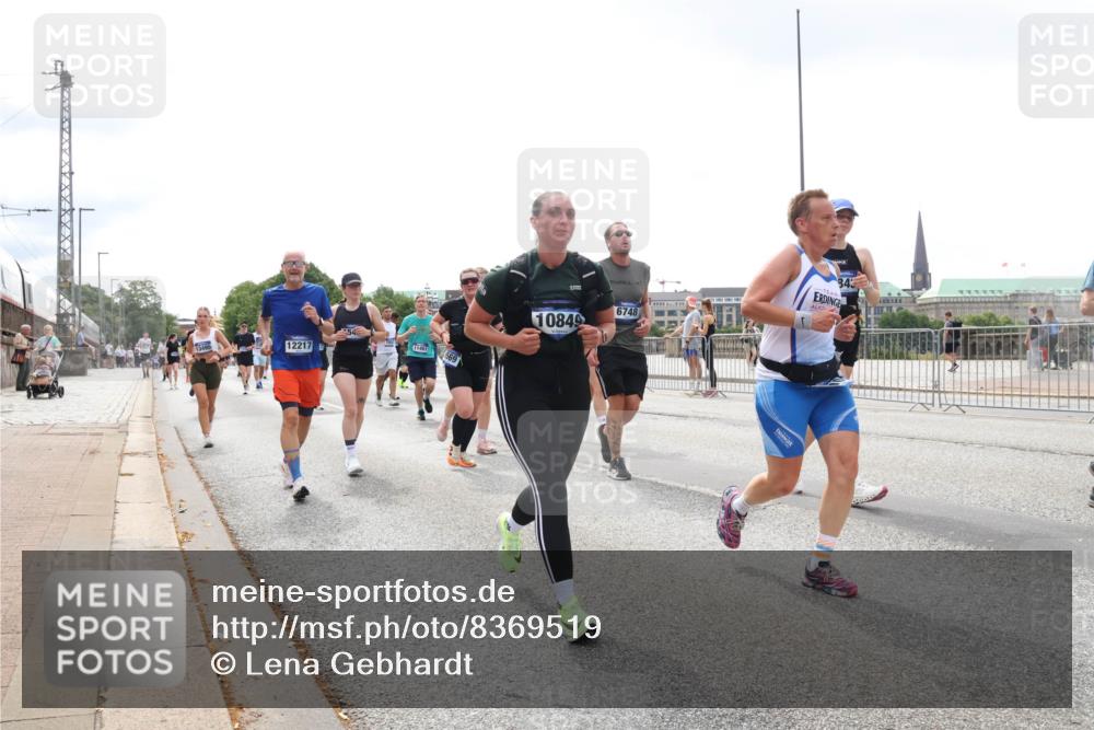 29.06.2025 - hella hamburg halbmarathon Lena Gebhardt http://msf.ph/oto/8369519 29.06.2025 10:39:39 Lombardsbrücke 13495, 12217, 10849, 6748, 843, 1586, 1760, 1856, 1883, 1899, 2092, 2313, 2578, 2843, 2893, 2976, 3046, 3275, 3353, 3727, 3882, 3883, 3884, 4298, 4523, 4603, 4609, 4659, 4752, 4855, 4882, 5045, 5654, 5701, 6321, 6342, 6343, 6427, 6428, 6698, 6719, 6726, 6739, 6748, 7045, 7053, 7125, 7199, 7341, 7429, 7501, 7506, 7524, 7684, 8107, 8203, 8243, 8612, 8995, 9393, 9420, 9446, 9569, 9698, 9747, 9777, 10001, 10441, 10512, 10516 meine-sportfotos.de