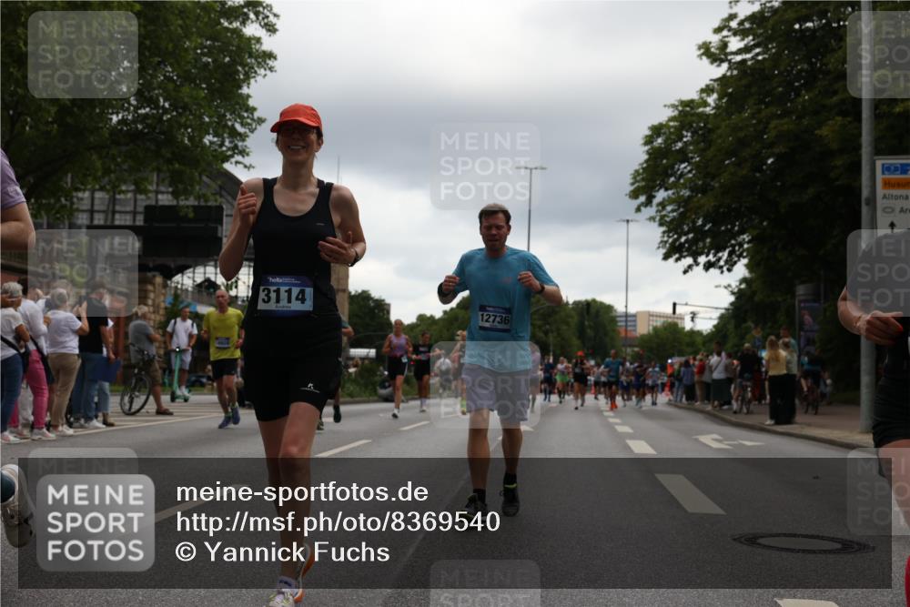 29.06.2025 - hella hamburg halbmarathon Yannick Fuchs http://msf.ph/oto/8369540 29.06.2025 10:53:32 20KM 2348, 2780, 3114, 3279, 3425, 4238, 4379, 4796, 4986, 5885, 6087, 6220, 6438, 7287, 7824, 8030, 8326, 8481, 8807, 9985, 10488, 10587, 10896, 11018, 11114, 11158, 11159, 11250, 11757, 11935, 11938, 12206, 12261, 12564, 12736, 12779, 12862, 13706, 13761, 14567, 14732, 14902, 14928, 14965, 15785, 15914, 16227, 16530, 16754, 16910, 16915, 16980, 17176, 17304, 17503, 18467, 18485, 18716, 18855, 19015, 19160 meine-sportfotos.de