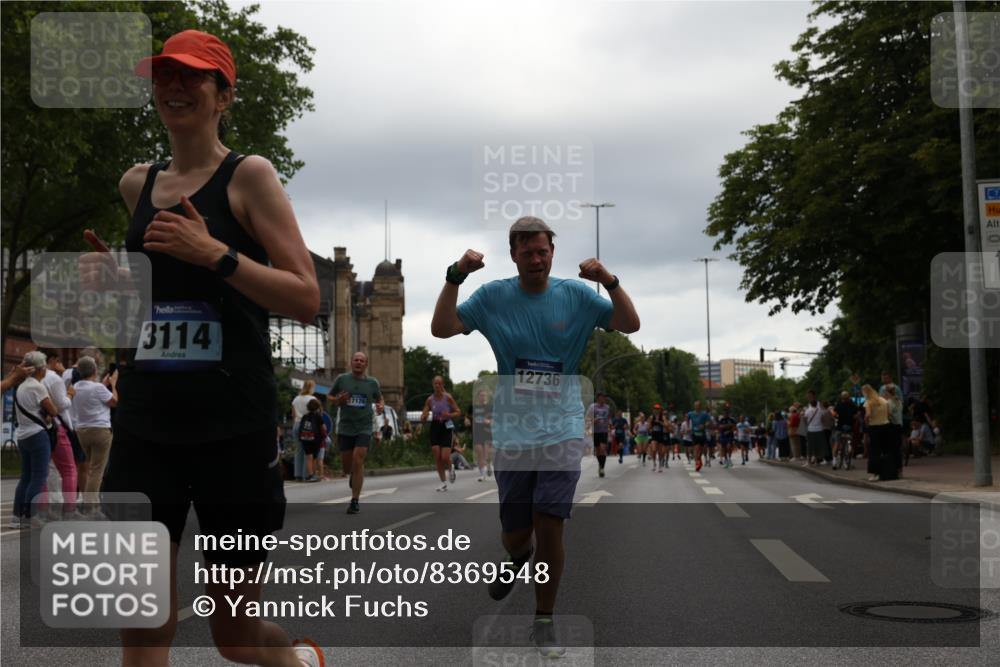 29.06.2025 - hella hamburg halbmarathon Yannick Fuchs http://msf.ph/oto/8369548 29.06.2025 10:53:33 20KM 2780, 3114, 3279, 3425, 4238, 4379, 4796, 4986, 5885, 6087, 6220, 6438, 7287, 7824, 8030, 8326, 8481, 8807, 9985, 10488, 10587, 10896, 11018, 11114, 11158, 11159, 11250, 11757, 11935, 11938, 12206, 12261, 12406, 12564, 12736, 12779, 12862, 13706, 13761, 14567, 14732, 14902, 14928, 14965, 15785, 15914, 16227, 16530, 16754, 16915, 16980, 17176, 17304, 17503, 18467, 18485, 18716, 18855, 19015, 19160 meine-sportfotos.de