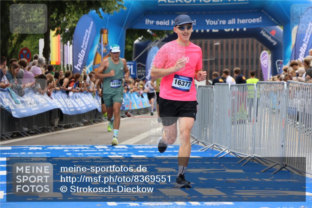 29.06.2025 - hella hamburg halbmarathon Strokosch-Dieckow http://msf.ph/oto/8369551 29.06.2025 10:27:52 Ziel 1122, 10106, 10485, 12189, 16377 meine-sportfotos.de