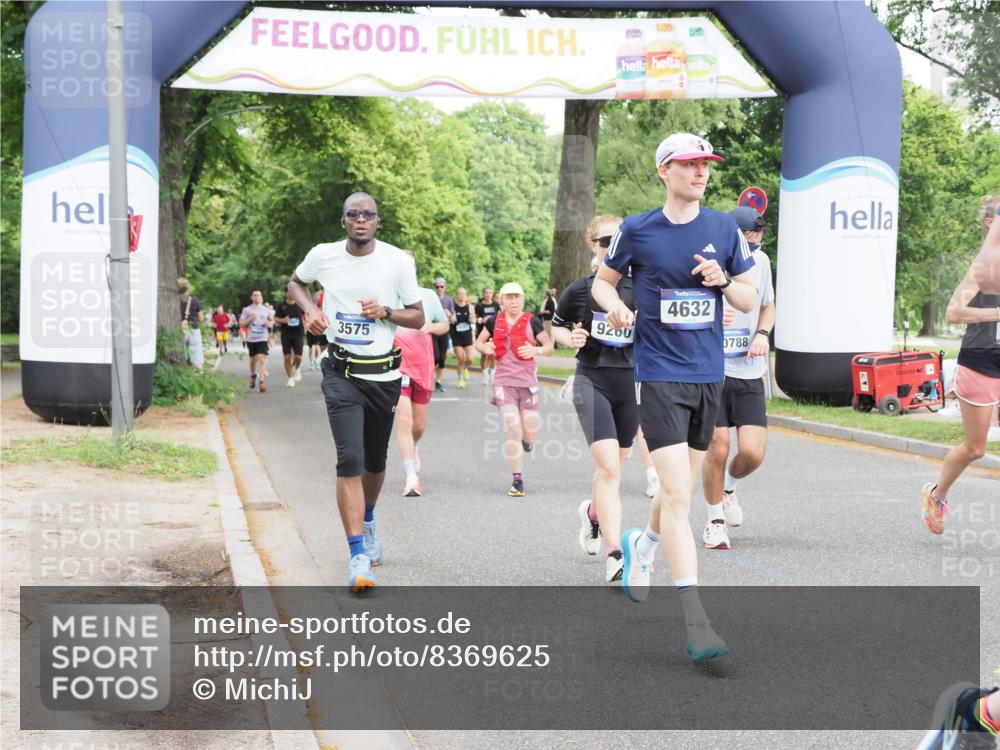 29.06.2025 - hella hamburg halbmarathon MichiJ http://msf.ph/oto/8369625 29.06.2025 10:44:25 Zwischen KM18-KM19 2652, 2656, 3575, 4632, 5391, 6892, 7159, 9316, 10788, 11645, 15220, 15664, 16418, 16531, 16634, 16909, 17405, 17848, 18180 meine-sportfotos.de