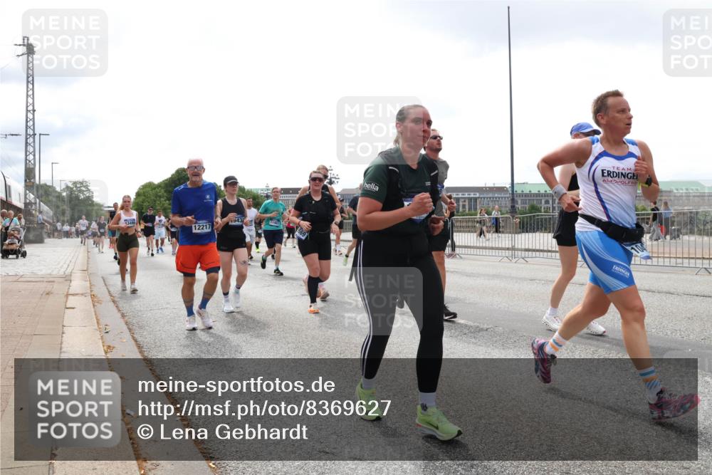 29.06.2025 - hella hamburg halbmarathon Lena Gebhardt http://msf.ph/oto/8369627 29.06.2025 10:39:39 Lombardsbrücke 13495, 543, 11461, 12217, 1586, 1760, 1856, 1883, 1899, 2092, 2313, 2578, 2843, 2893, 2976, 3046, 3275, 3353, 3727, 3882, 3883, 3884, 4298, 4523, 4603, 4609, 4659, 4752, 4855, 4882, 5045, 5654, 5701, 6321, 6342, 6343, 6427, 6428, 6698, 6719, 6726, 6739, 6748, 7045, 7053, 7125, 7199, 7341, 7429, 7501, 7506, 7524, 7684, 8107, 8203, 8243, 8612, 8995, 9393, 9420, 9446, 9569, 9698, 9747, 9777, 10001, 10441, 10512, 10516 meine-sportfotos.de