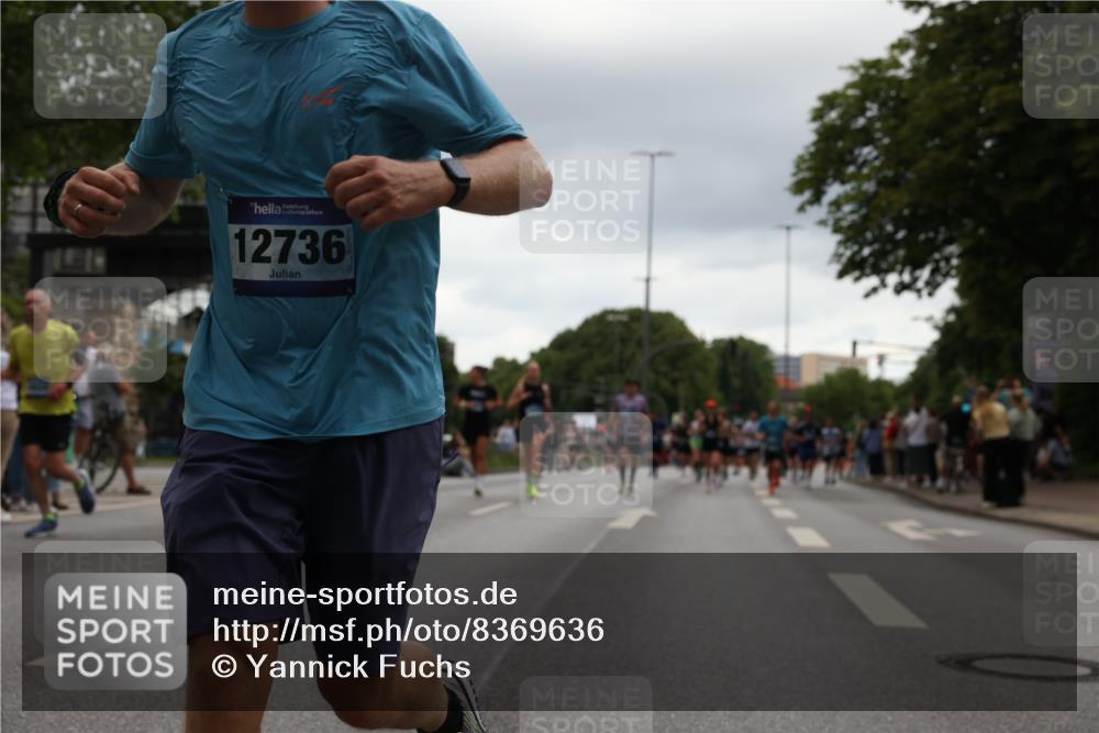 29.06.2025 - hella hamburg halbmarathon Yannick Fuchs http://msf.ph/oto/8369636 29.06.2025 10:53:34 20KM 2780, 3114, 3279, 3425, 4238, 4379, 4796, 4986, 5885, 6087, 6220, 6438, 7287, 7824, 8030, 8326, 8481, 8807, 9985, 10488, 10587, 10896, 11018, 11114, 11158, 11159, 11250, 11757, 11935, 11938, 12206, 12261, 12406, 12564, 12736, 12779, 12862, 13706, 13761, 14567, 14732, 14902, 14928, 14965, 15785, 15914, 16227, 16530, 16754, 16915, 16980, 17176, 17304, 18467, 18485, 18716, 18855, 19015, 19160 meine-sportfotos.de