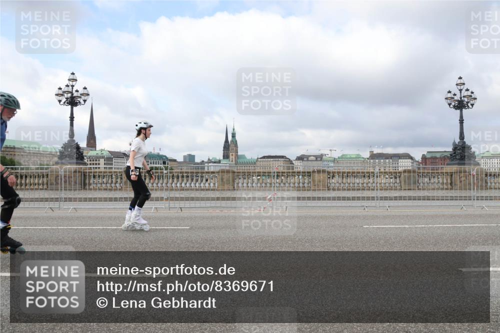 29.06.2025 - hella hamburg halbmarathon Lena Gebhardt http://msf.ph/oto/8369671 29.06.2025 09:11:01 Lombardsbrücke  meine-sportfotos.de