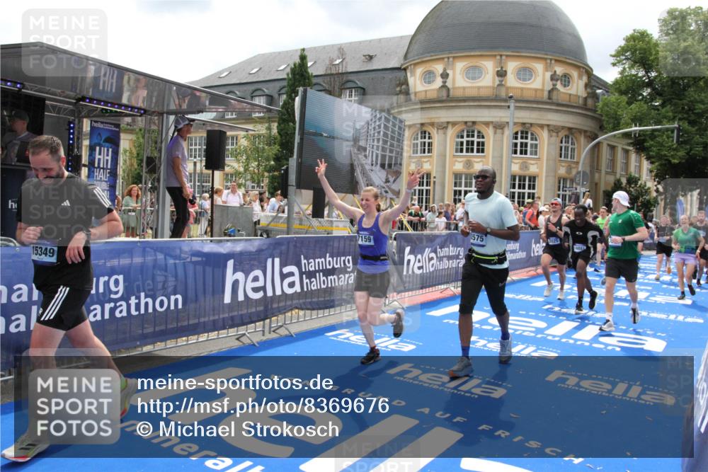 29.06.2025 - hella hamburg halbmarathon Michael Strokosch http://msf.ph/oto/8369676 29.06.2025 10:58:01 Ziel 1200, 2025, 3093, 3141, 3575, 4579, 6531, 7138, 7159, 7189, 8089, 10036, 11394, 11832, 12378, 12773, 13376, 13465, 14881, 15090, 15349, 15527, 17543, 18762 meine-sportfotos.de