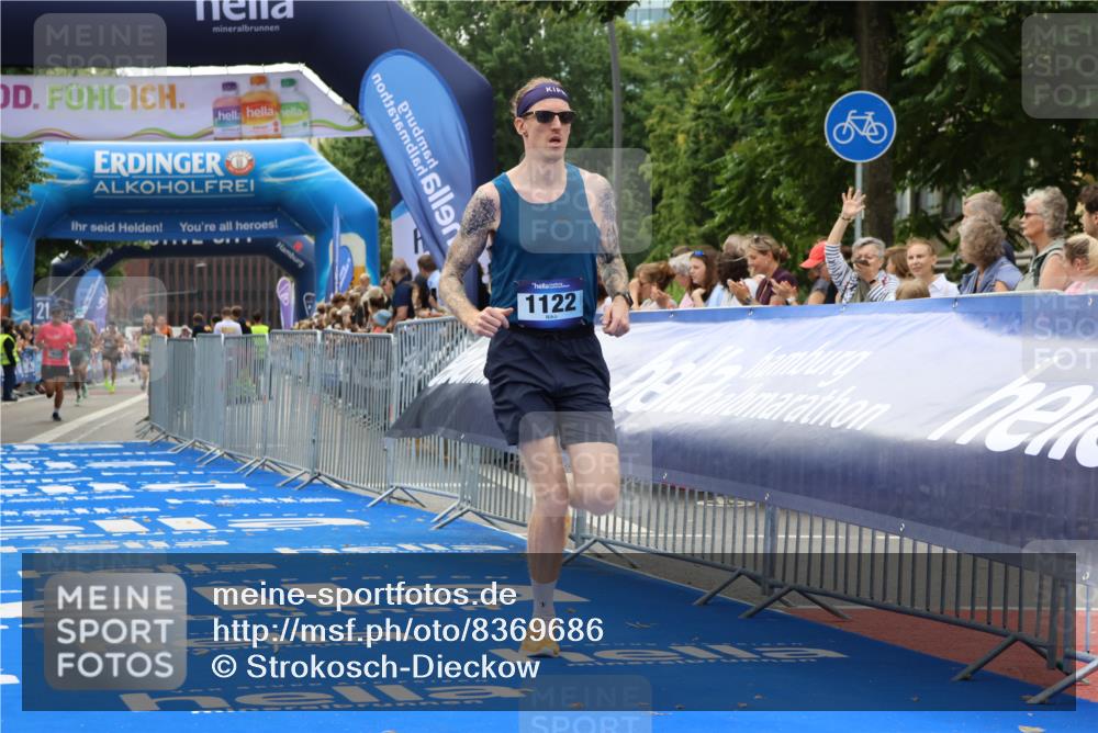 29.06.2025 - hella hamburg halbmarathon Strokosch-Dieckow http://msf.ph/oto/8369686 29.06.2025 10:27:46 Ziel 1122, 5367, 8731, 17893 meine-sportfotos.de