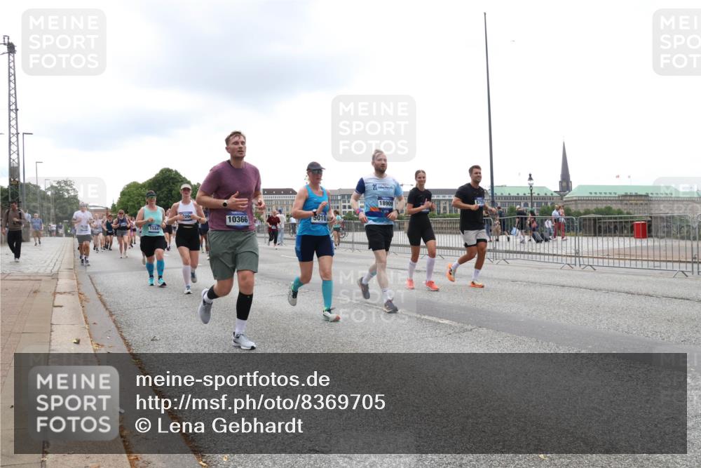 29.06.2025 - hella hamburg halbmarathon Lena Gebhardt http://msf.ph/oto/8369705 29.06.2025 10:48:49 Lombardsbrücke 1584, 20, 10366, 5010, 20, 18909, 1142, 1167, 1584, 2160, 2195, 2437, 2438, 2475, 2627, 2716, 2792, 2909, 3086, 3215, 3224, 3253, 3661, 5010, 5479, 5480, 5551, 6015, 6437, 6566, 7062, 7203, 7947, 7948, 8461, 8719, 8760, 8948, 9341, 9359, 9552, 9787, 10059, 10081, 10204, 10366, 10524, 10654, 10656, 11000, 11364, 11365, 13814, 13845, 15715, 16498, 16499, 16701 meine-sportfotos.de