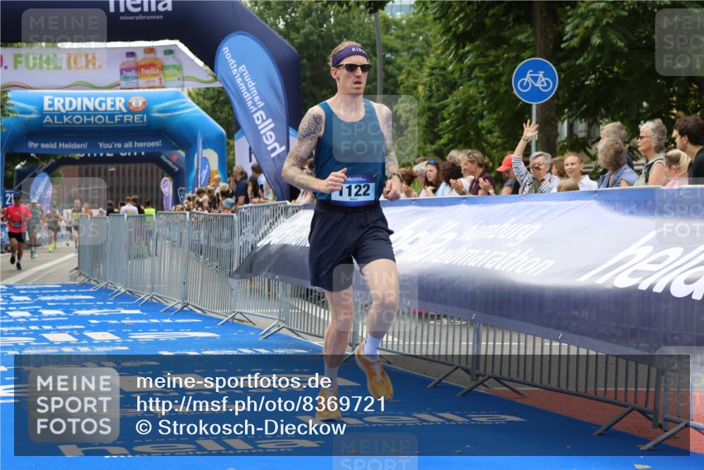 29.06.2025 - hella hamburg halbmarathon Strokosch-Dieckow http://msf.ph/oto/8369721 29.06.2025 10:27:46 Ziel 1122, 5367, 8731, 17893 meine-sportfotos.de