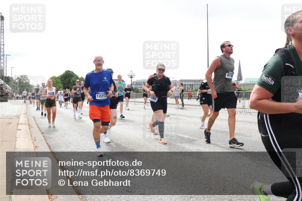 29.06.2025 - hella hamburg halbmarathon Lena Gebhardt http://msf.ph/oto/8369749 29.06.2025 10:39:40 Lombardsbrücke 13495, 12217, 1569, 6748, 1586, 1856, 1883, 1899, 2092, 2313, 2578, 2843, 2893, 2976, 3046, 3275, 3353, 3727, 3882, 3883, 3884, 4298, 4523, 4603, 4609, 4659, 4752, 4855, 4882, 5045, 5654, 5701, 6321, 6342, 6343, 6427, 6428, 6698, 6719, 6726, 6739, 6748, 7045, 7053, 7125, 7199, 7341, 7429, 7456, 7501, 7506, 7524, 7684, 8107, 8203, 8243, 8612, 8995, 9393, 9420, 9446, 9569, 9698, 9747, 9777, 10441, 10512, 10516 meine-sportfotos.de