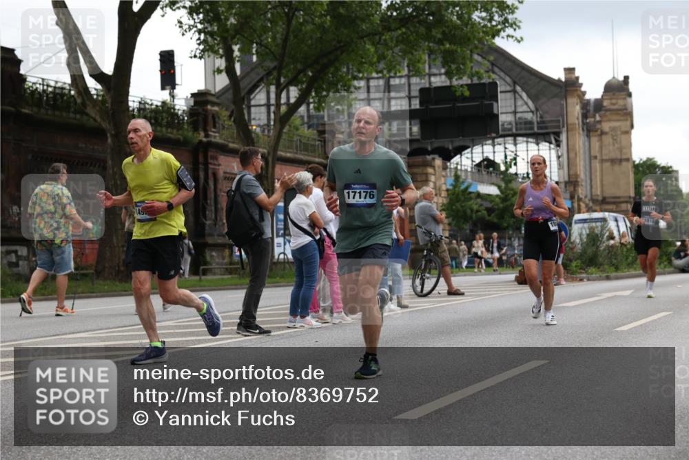 29.06.2025 - hella hamburg halbmarathon Yannick Fuchs http://msf.ph/oto/8369752 29.06.2025 10:53:35 20KM 2780, 3114, 3279, 3425, 4238, 4379, 4796, 4986, 5885, 6087, 6220, 6438, 7287, 7824, 8030, 8326, 8481, 8807, 9985, 10488, 10587, 10896, 11018, 11114, 11158, 11159, 11250, 11757, 11935, 12206, 12261, 12406, 12564, 12736, 12779, 12862, 13706, 13761, 14567, 14732, 14928, 14965, 15525, 15785, 15914, 16227, 16530, 16754, 16915, 16980, 17176, 17304, 17860, 18377, 18467, 18485, 18716, 18855 meine-sportfotos.de