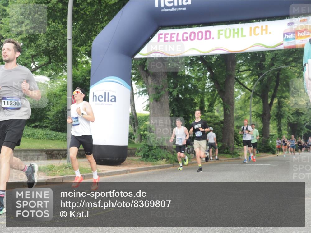 29.06.2025 - hella hamburg halbmarathon KatJ http://msf.ph/oto/8369807 29.06.2025 10:23:30 Zwischen KM18-KM19 3005, 5152, 5269 meine-sportfotos.de