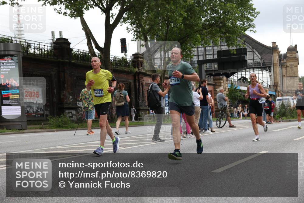 29.06.2025 - hella hamburg halbmarathon Yannick Fuchs http://msf.ph/oto/8369820 29.06.2025 10:53:35 20KM 2780, 3114, 3279, 3425, 4238, 4379, 4796, 4986, 5885, 6087, 6220, 6438, 7287, 7824, 8030, 8326, 8481, 8807, 9985, 10488, 10587, 10896, 11018, 11114, 11158, 11159, 11250, 11757, 11935, 12206, 12261, 12406, 12564, 12736, 12779, 12862, 13706, 13761, 14567, 14732, 14928, 14965, 15525, 15785, 15914, 16227, 16530, 16754, 16915, 16980, 17176, 17304, 17860, 18377, 18467, 18485, 18716, 18855 meine-sportfotos.de