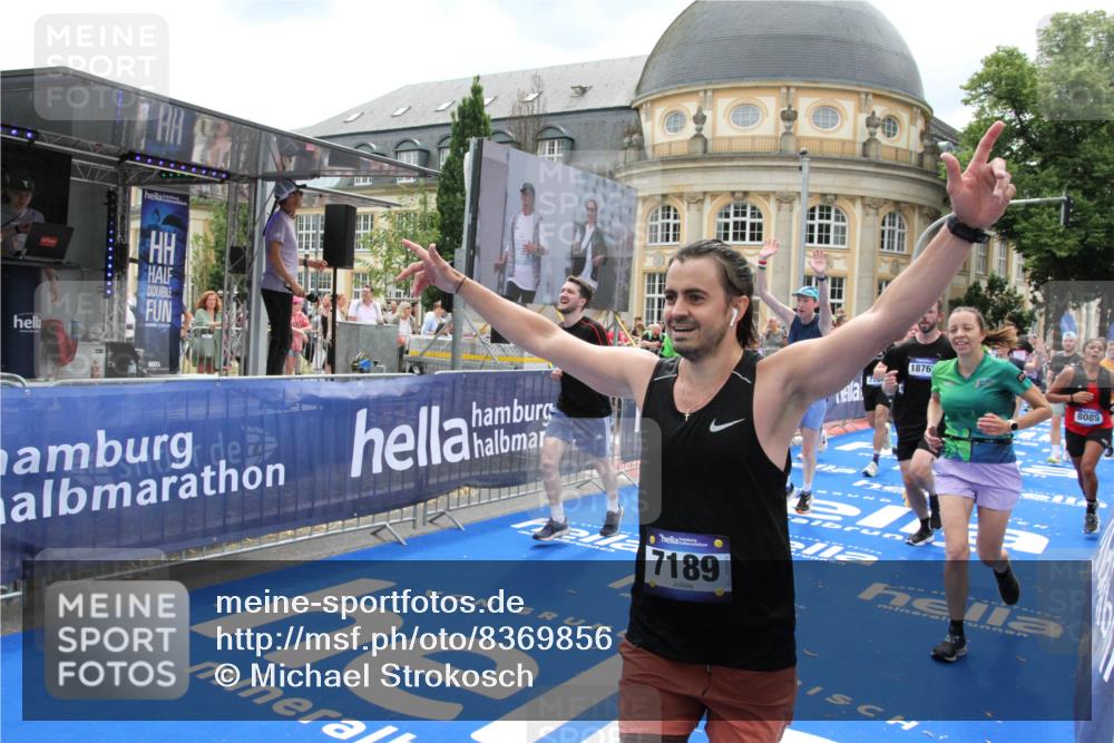 29.06.2025 - hella hamburg halbmarathon Michael Strokosch http://msf.ph/oto/8369856 29.06.2025 10:58:04 Ziel 1200, 1611, 2025, 3093, 3141, 3575, 4319, 4579, 6531, 6892, 7159, 7189, 8089, 10036, 11832, 12378, 12773, 13465, 14881, 15090, 15527, 18762 meine-sportfotos.de