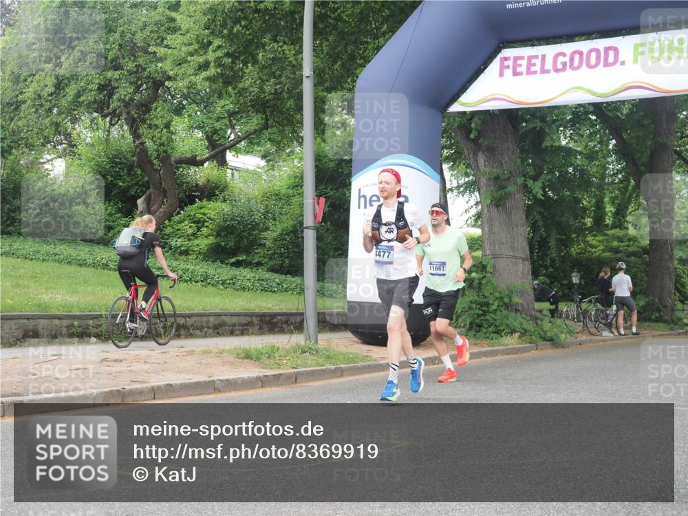 29.06.2025 - hella hamburg halbmarathon KatJ http://msf.ph/oto/8369919 29.06.2025 10:23:34 Zwischen KM18-KM19 3005, 4477, 5152 meine-sportfotos.de