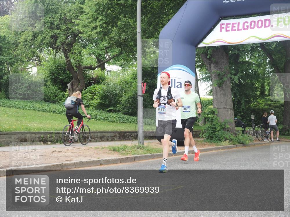 29.06.2025 - hella hamburg halbmarathon KatJ http://msf.ph/oto/8369939 29.06.2025 10:23:34 Zwischen KM18-KM19 3005, 4477, 5152 meine-sportfotos.de