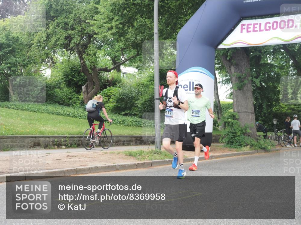 29.06.2025 - hella hamburg halbmarathon KatJ http://msf.ph/oto/8369958 29.06.2025 10:23:34 Zwischen KM18-KM19 3005, 4477, 5152 meine-sportfotos.de