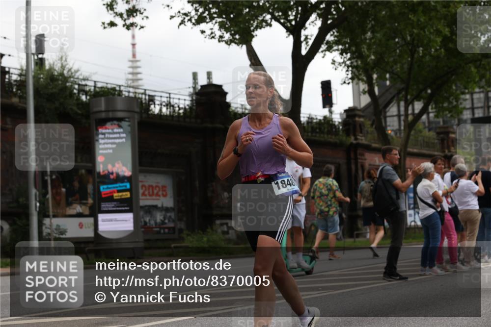 29.06.2025 - hella hamburg halbmarathon Yannick Fuchs http://msf.ph/oto/8370005 29.06.2025 10:53:38 20KM 2780, 3114, 3425, 4238, 4379, 4796, 4986, 6327, 7287, 7824, 8030, 8326, 8481, 8807, 9741, 9985, 10488, 10587, 10896, 11018, 11114, 11158, 11159, 11250, 11757, 12261, 12406, 12736, 12779, 12862, 13036, 13706, 13761, 14471, 14928, 15083, 15525, 15785, 15914, 16227, 16530, 16754, 16915, 17176, 17304, 17860, 18377, 18485, 18716, 18855, 19178 meine-sportfotos.de