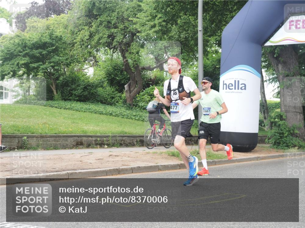 29.06.2025 - hella hamburg halbmarathon KatJ http://msf.ph/oto/8370006 29.06.2025 10:23:34 Zwischen KM18-KM19 3005, 4477, 5152 meine-sportfotos.de