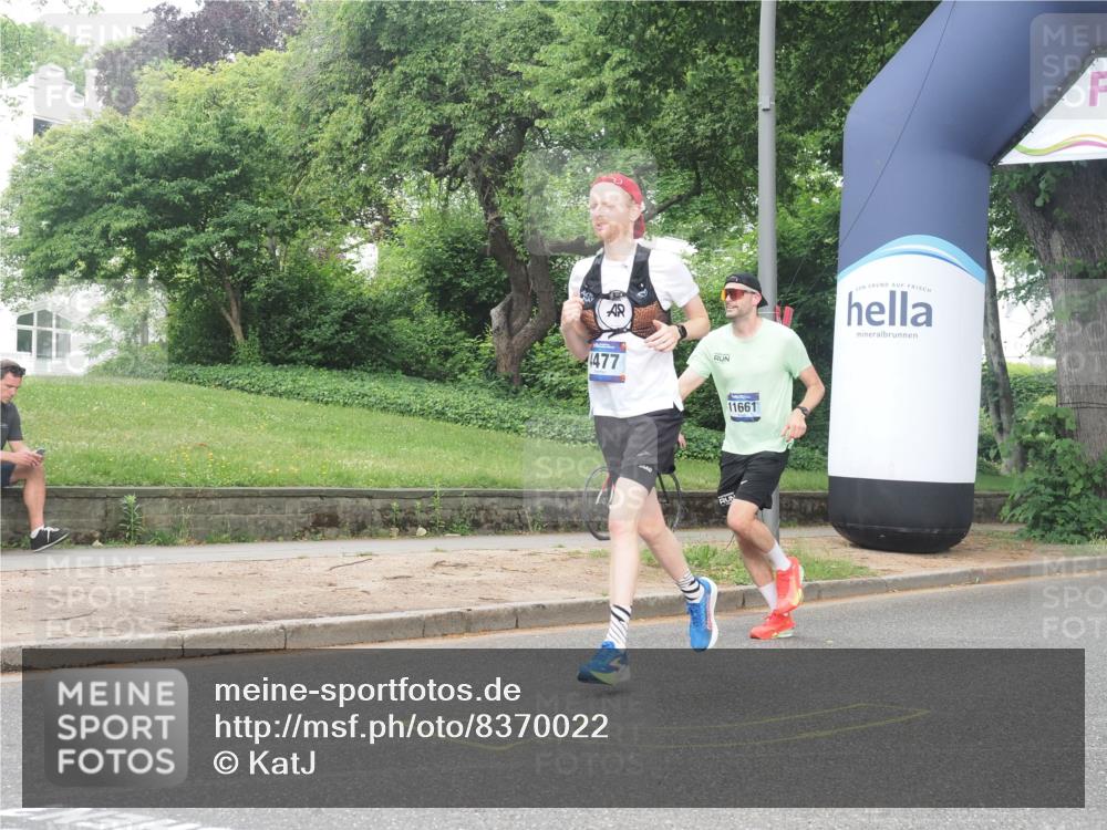29.06.2025 - hella hamburg halbmarathon KatJ http://msf.ph/oto/8370022 29.06.2025 10:23:34 Zwischen KM18-KM19 3005, 4477, 5152 meine-sportfotos.de