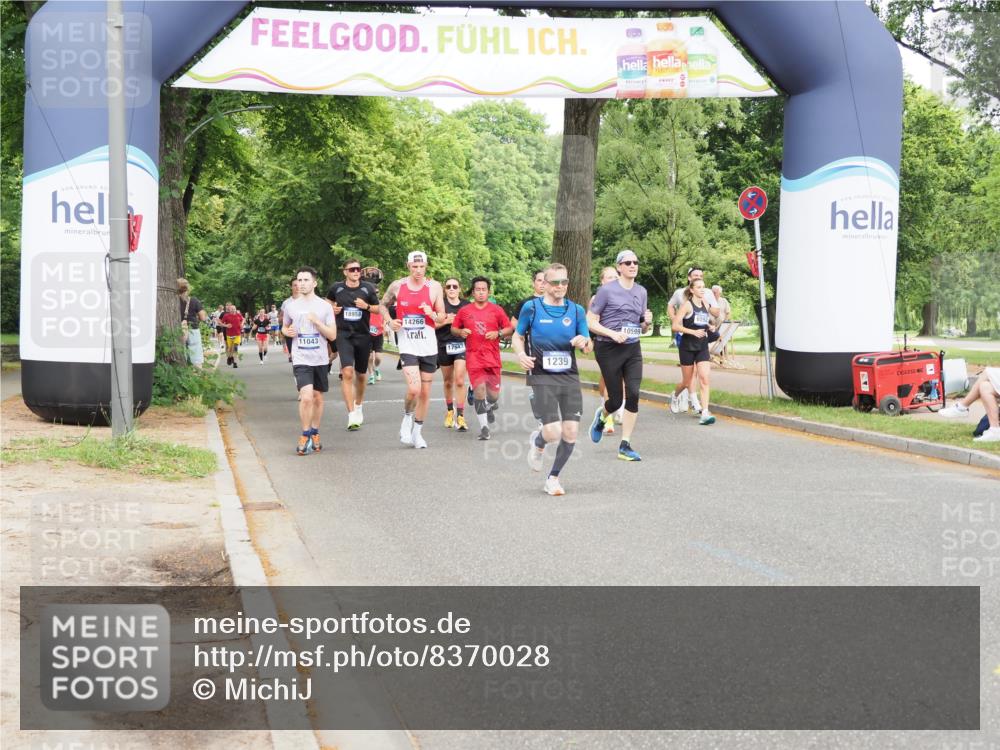29.06.2025 - hella hamburg halbmarathon MichiJ http://msf.ph/oto/8370028 29.06.2025 10:44:29 Zwischen KM18-KM19 1387, 2652, 2656, 3141, 3575, 4632, 5391, 6592, 6892, 9316, 10599, 10788, 15220, 15664, 16227, 16634, 17405, 18180, 18325, 18531 meine-sportfotos.de
