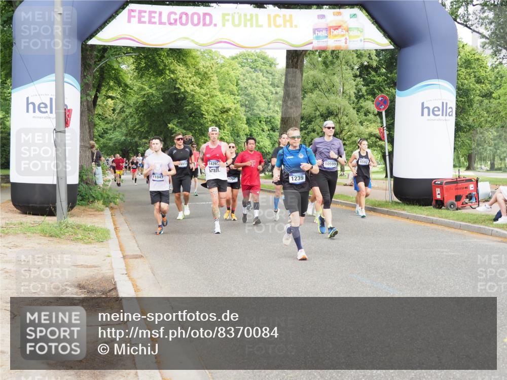 29.06.2025 - hella hamburg halbmarathon MichiJ http://msf.ph/oto/8370084 29.06.2025 10:44:29 Zwischen KM18-KM19 1387, 2652, 2656, 3141, 3575, 4632, 5391, 6592, 6892, 9316, 10599, 10788, 15220, 15664, 16227, 16634, 17405, 18180, 18325, 18531 meine-sportfotos.de