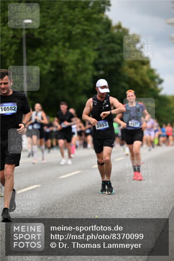 29.06.2025 - hella hamburg halbmarathon Dr. Thomas Lammeyer http://msf.ph/oto/8370099 29.06.2025 10:41:58 Kennedybrücke 1337, 1475, 1799, 1985, 2016, 2031, 2853, 4442, 4762, 5139, 5522, 5523, 6697, 6955, 7124, 7321, 7544, 7629, 8499, 8811, 8843, 8985, 9288, 9894, 10025, 10159, 10506, 10836 meine-sportfotos.de